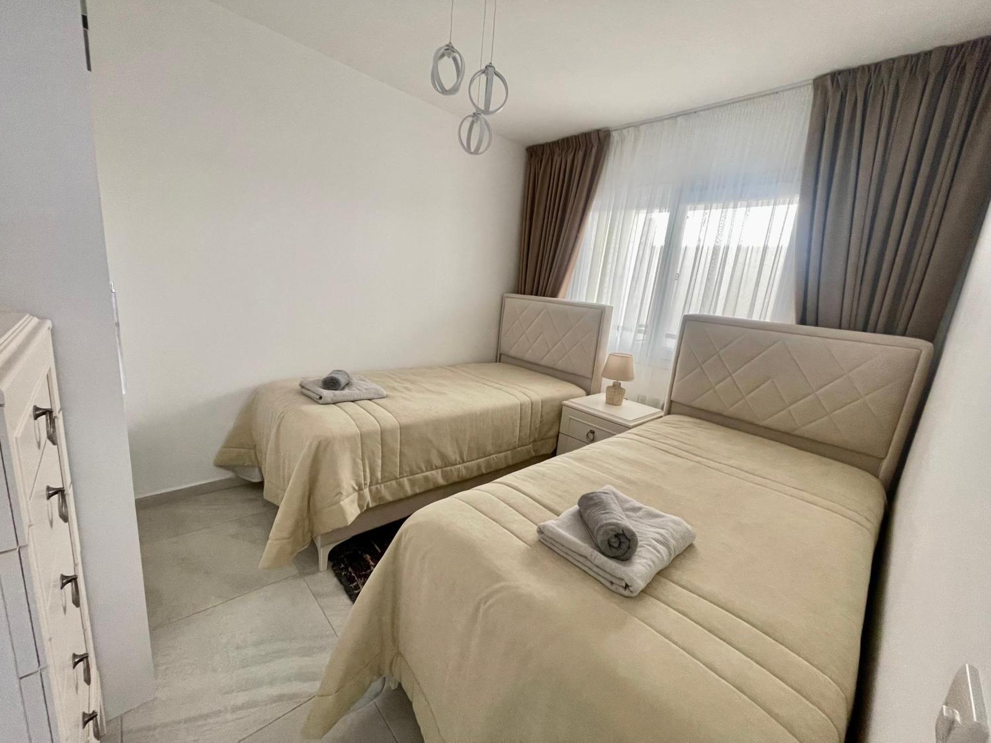 Relaxing Penthouse Suites By The Sea Vokolidha Exterior photo